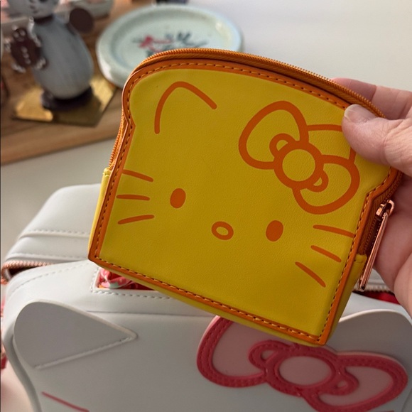 Lounged Hello Kitty Toaster shoulder bag. NWT - Picture 3 of 6